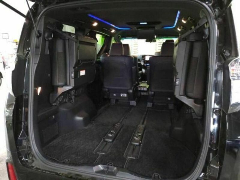 VELLFIRE-26