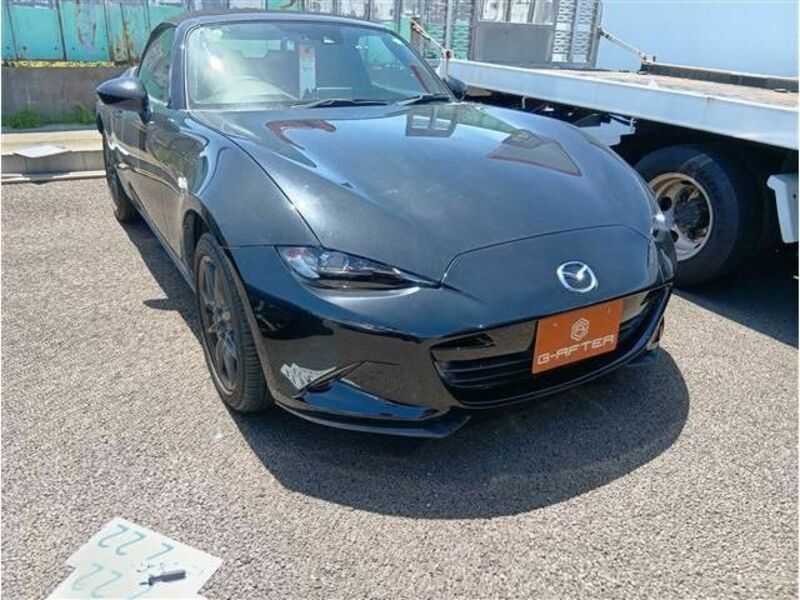 ROADSTER-0