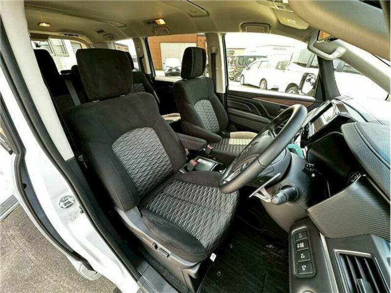 DELICA D5