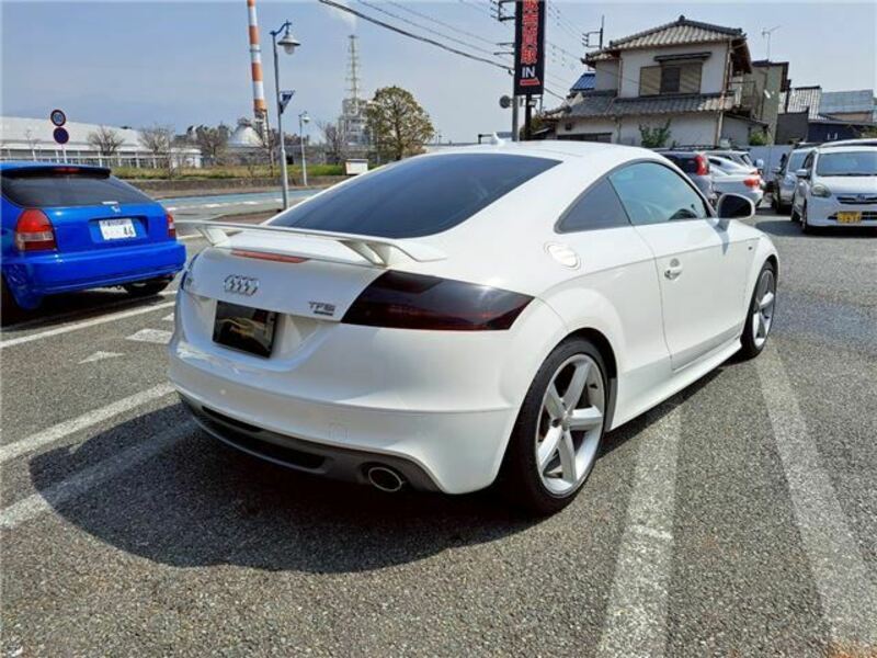TT