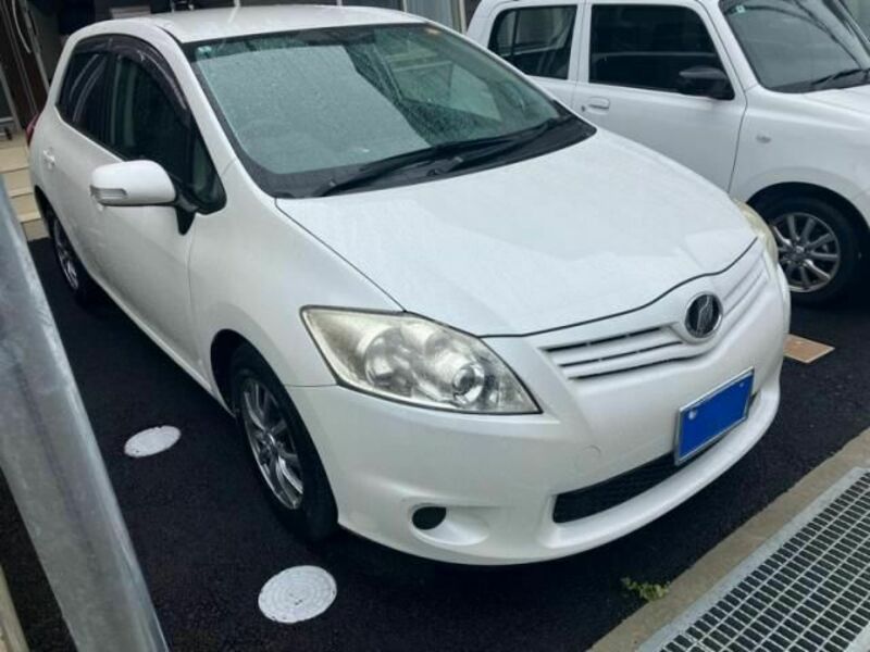 TOYOTA AURIS