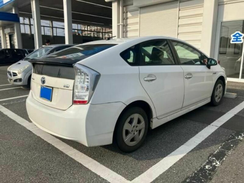 PRIUS-1