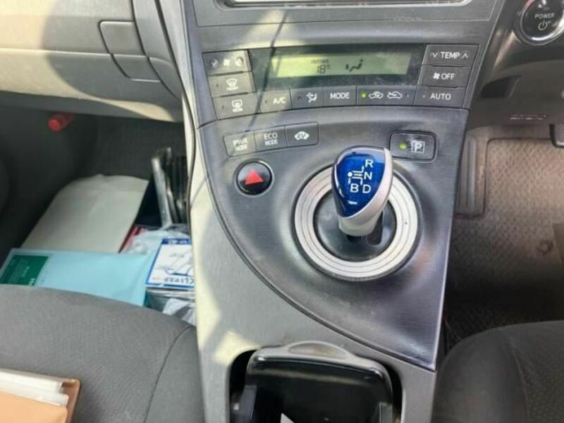 PRIUS-4