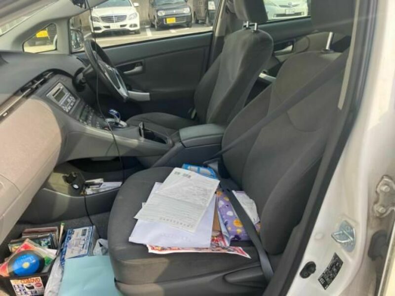 PRIUS-9
