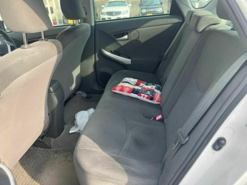 PRIUS-10