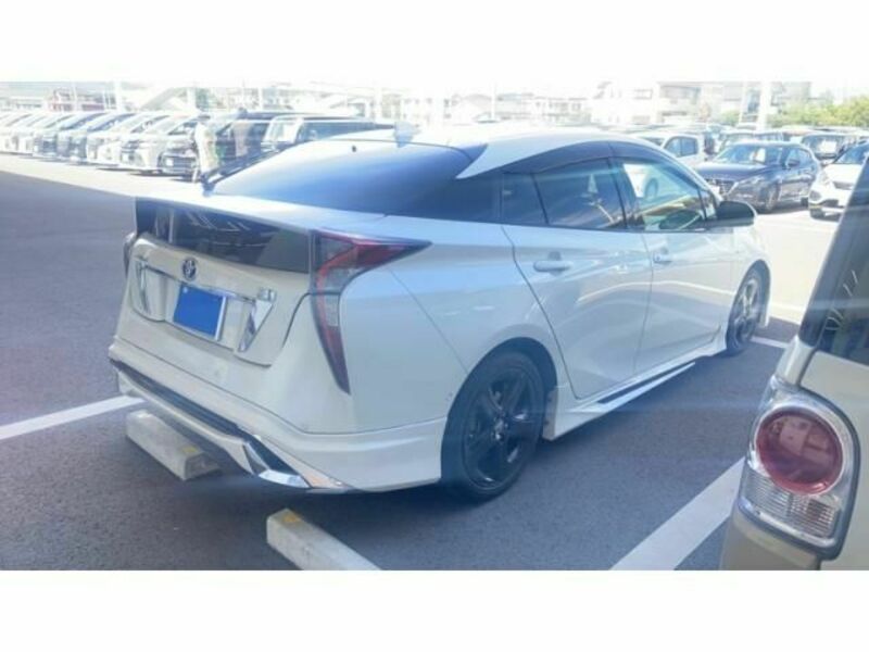 PRIUS-4