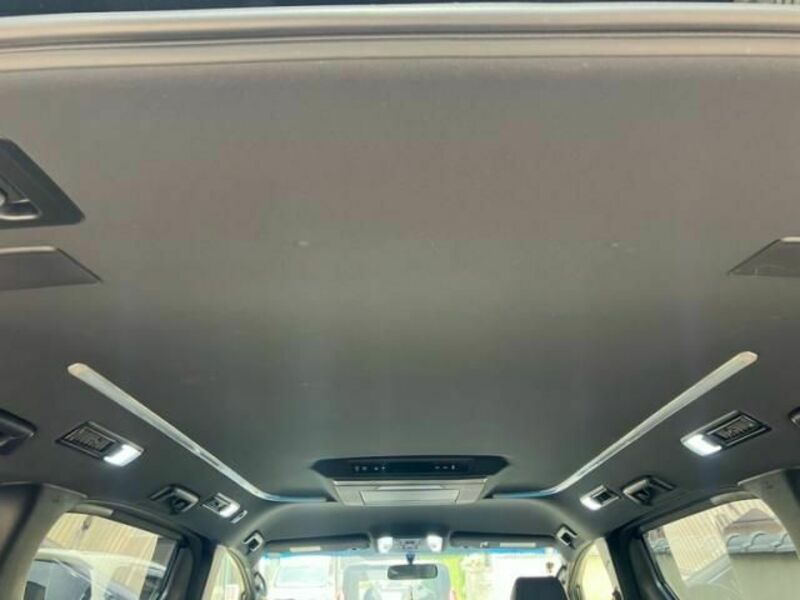 VELLFIRE-13