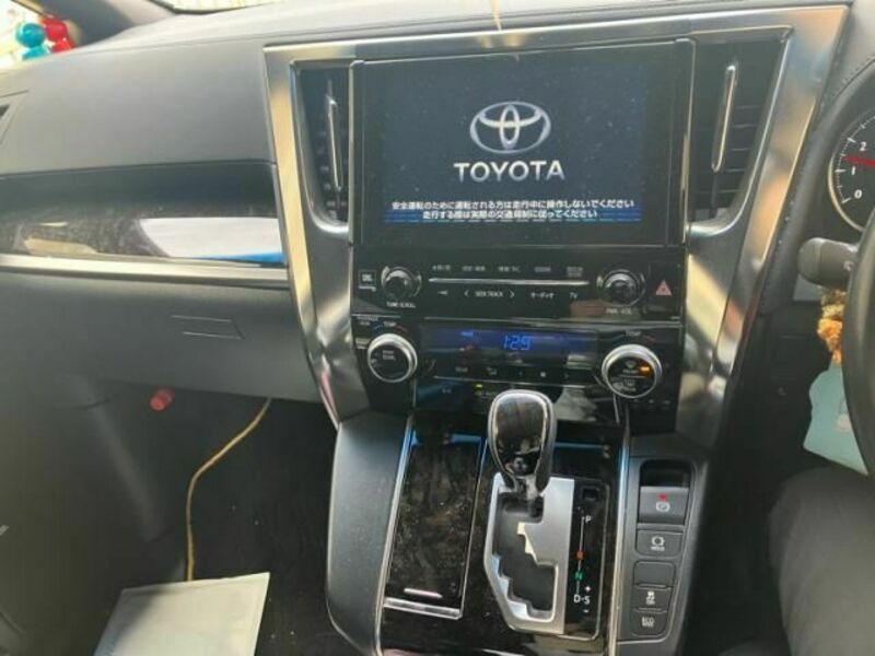 VELLFIRE-15