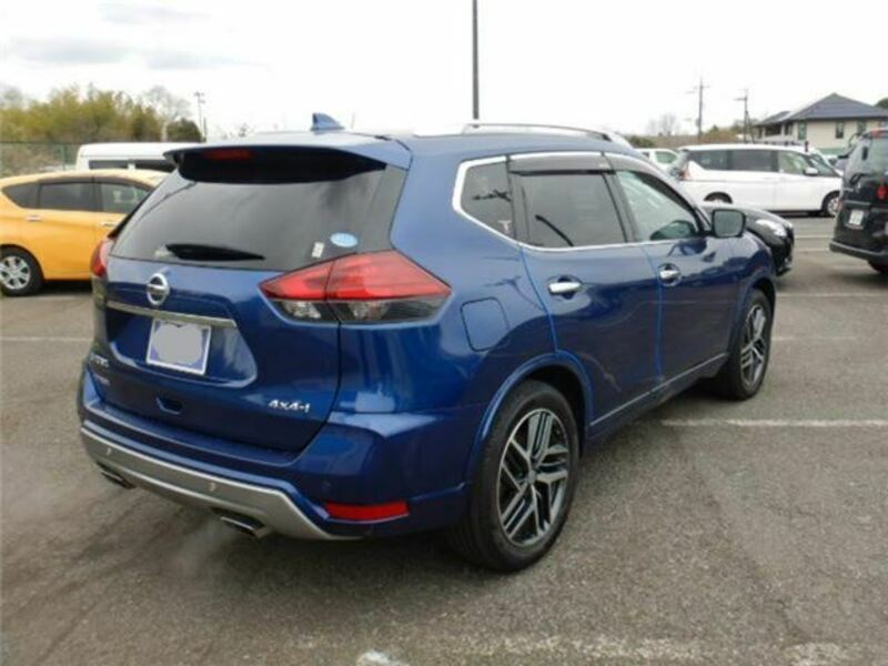 X-TRAIL-1