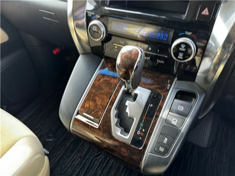 ALPHARD-10