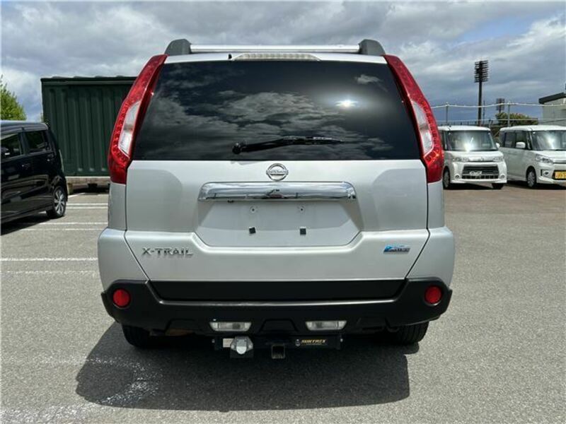 X-TRAIL-1