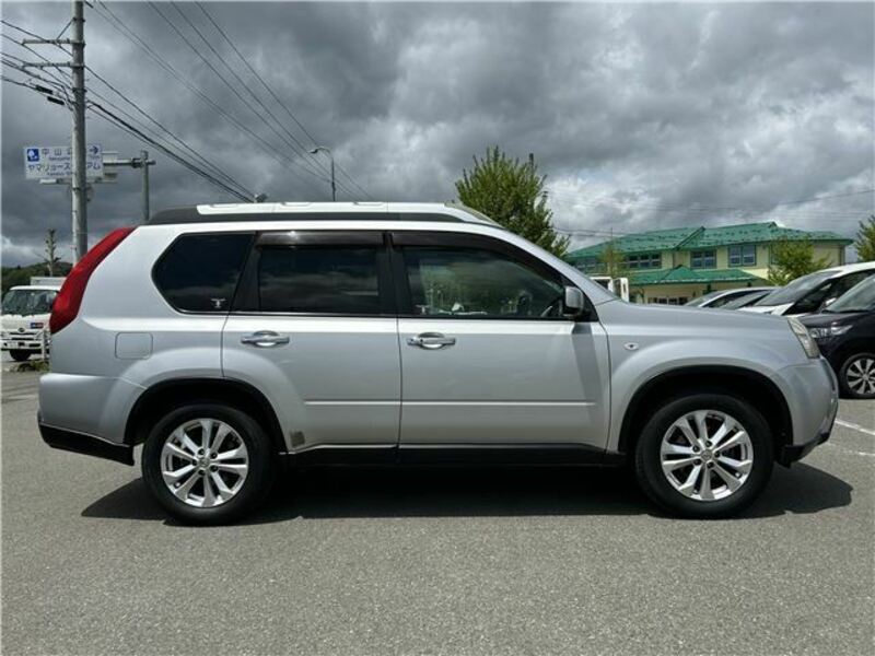 X-TRAIL-4