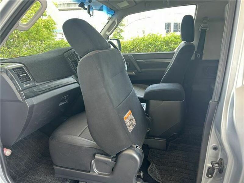 PAJERO-28