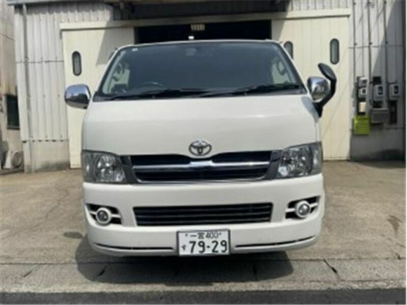 TOYOTA HIACE