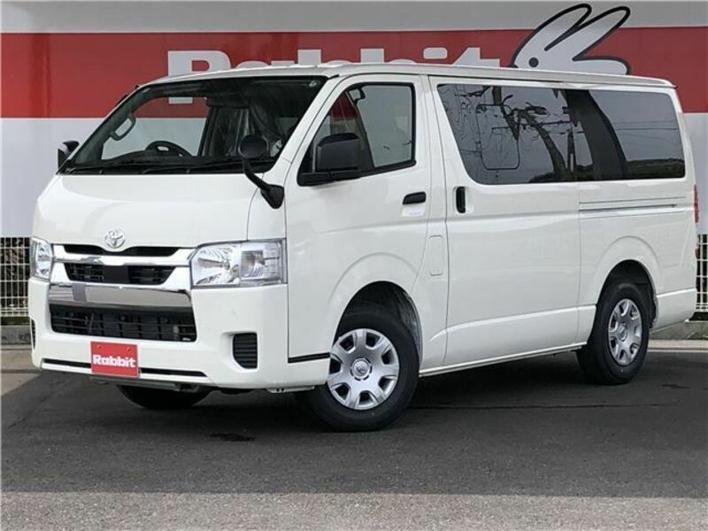 TOYOTA　HIACE