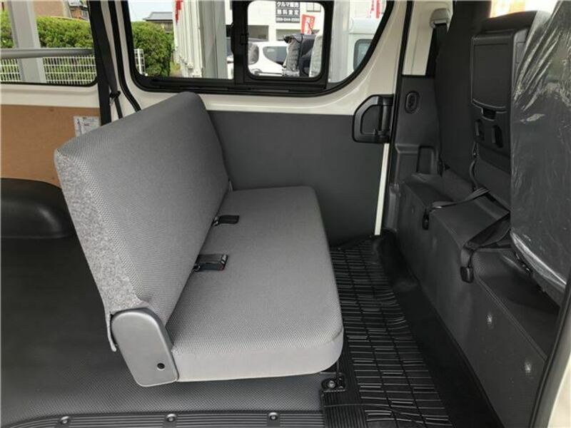HIACE-9