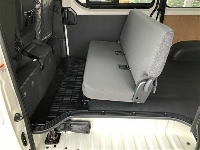 HIACE-10