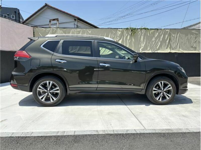 X-TRAIL-9
