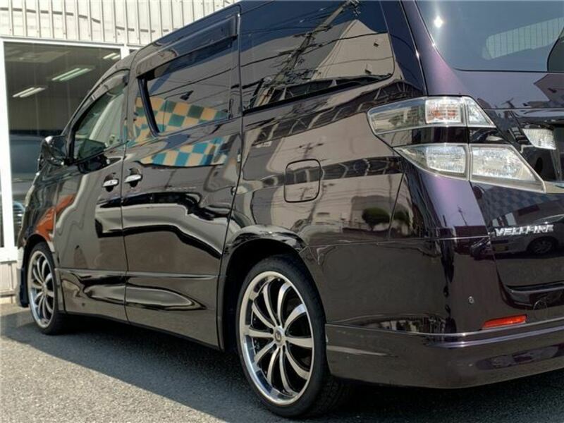 VELLFIRE-11