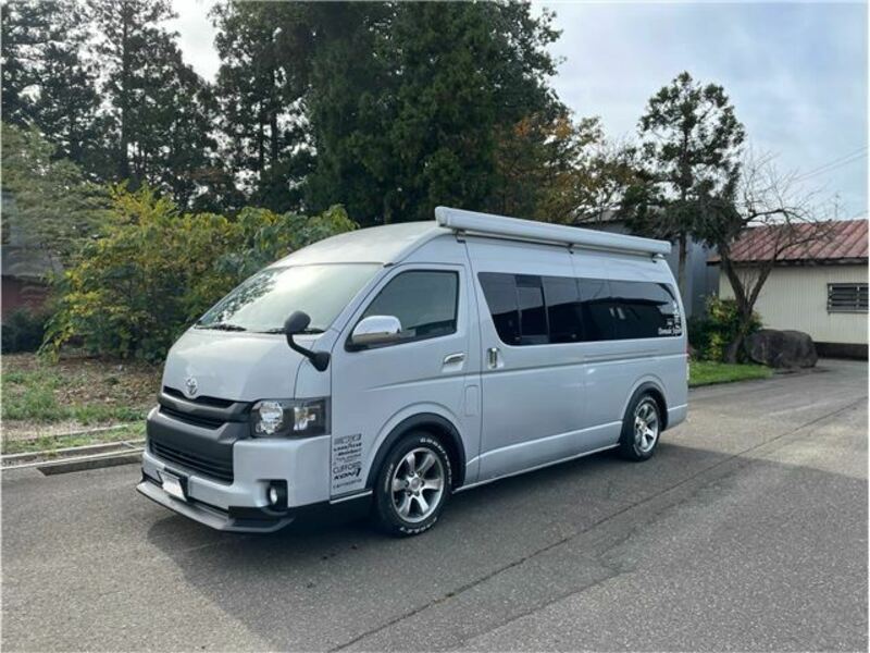 TOYOTA　HIACE VAN
