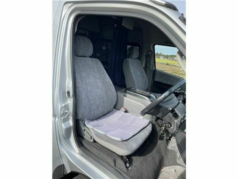HIACE VAN-13