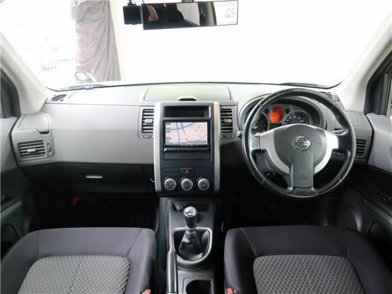X-TRAIL