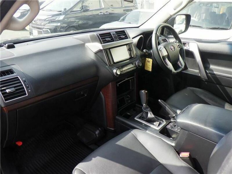 LAND CRUISER PRADO-6
