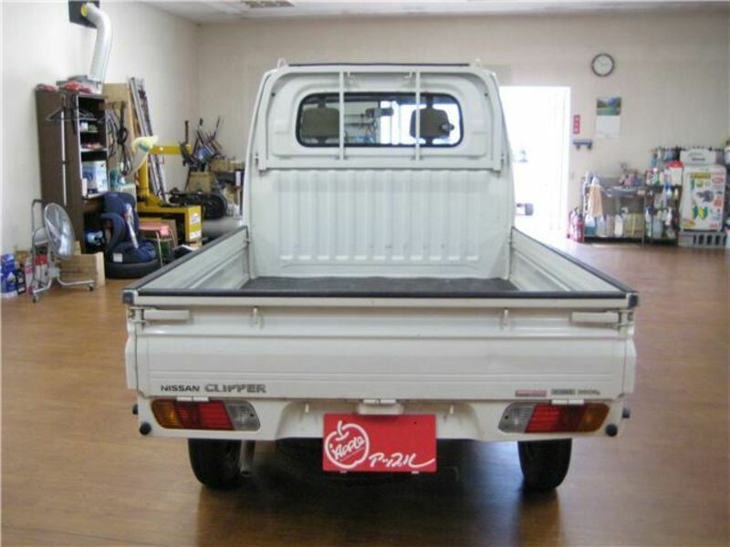 CLIPPER TRUCK
