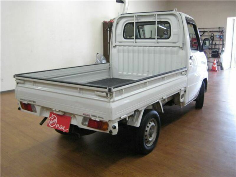 CLIPPER TRUCK
