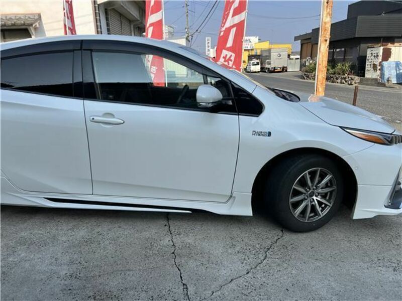 PRIUS PHV
