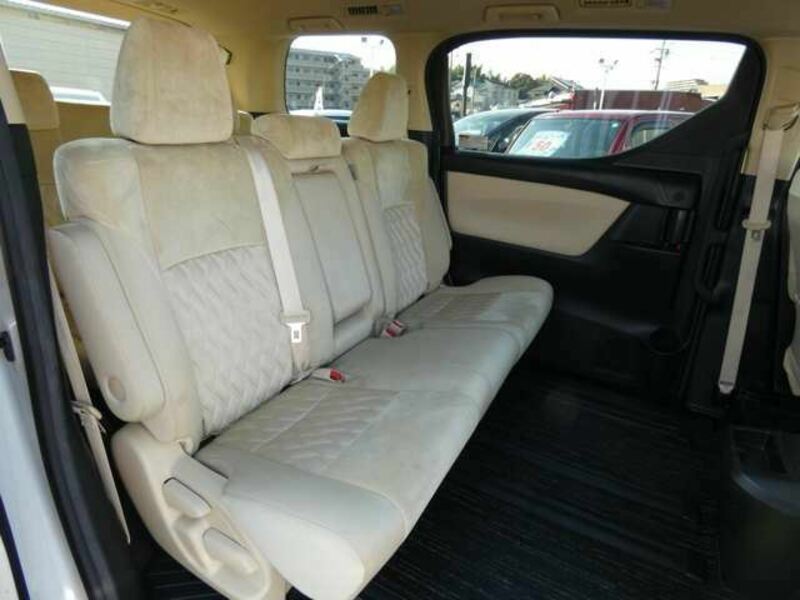 VELLFIRE-11