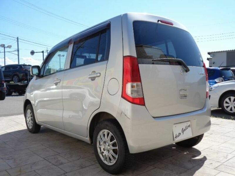 WAGON R-8