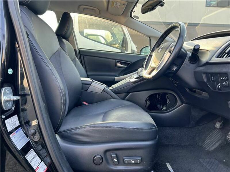PRIUS PHV-12
