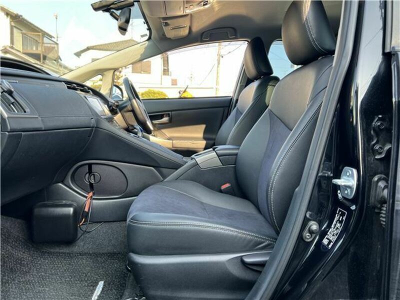 PRIUS PHV-16