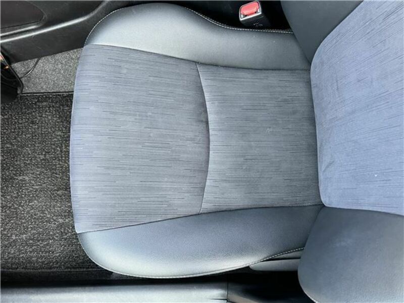 PRIUS PHV-17