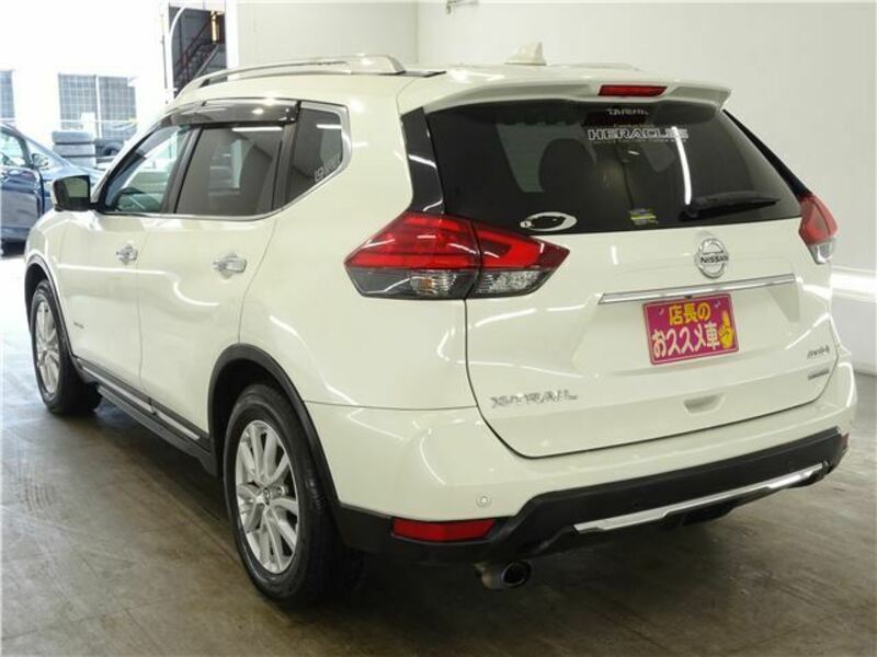 X-TRAIL-1