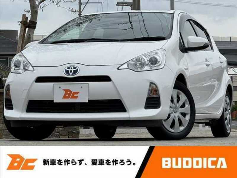 TOYOTA　AQUA