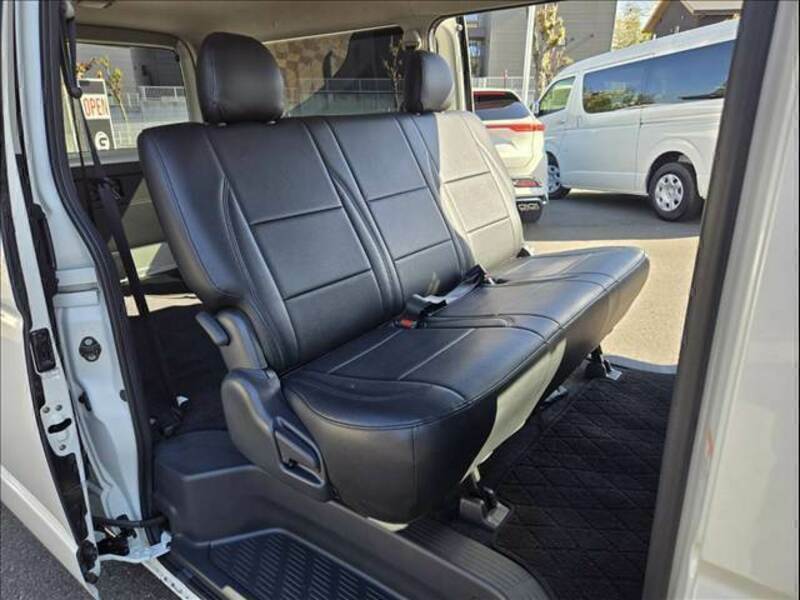 HIACE VAN-7