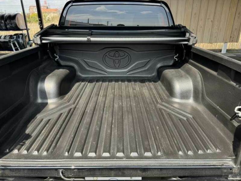 HILUX