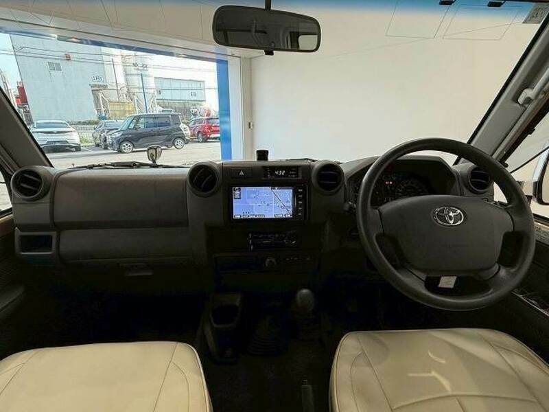 LAND CRUISER