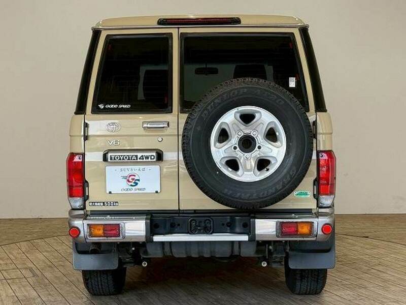 LAND CRUISER