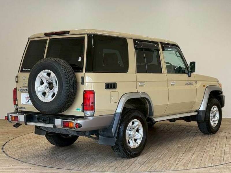 LAND CRUISER