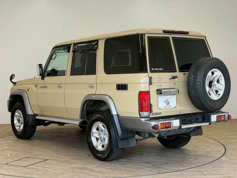 LAND CRUISER