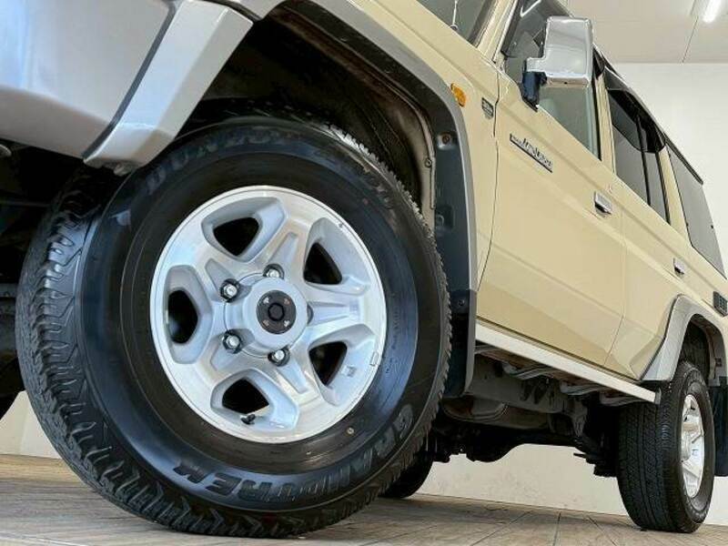 LAND CRUISER