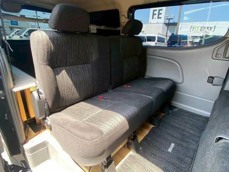 NV350 CARAVAN-8