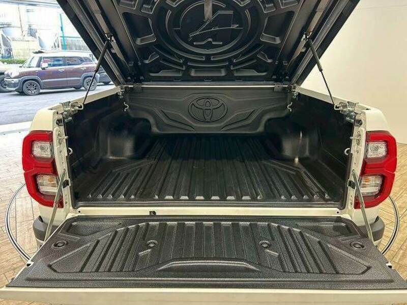 HILUX