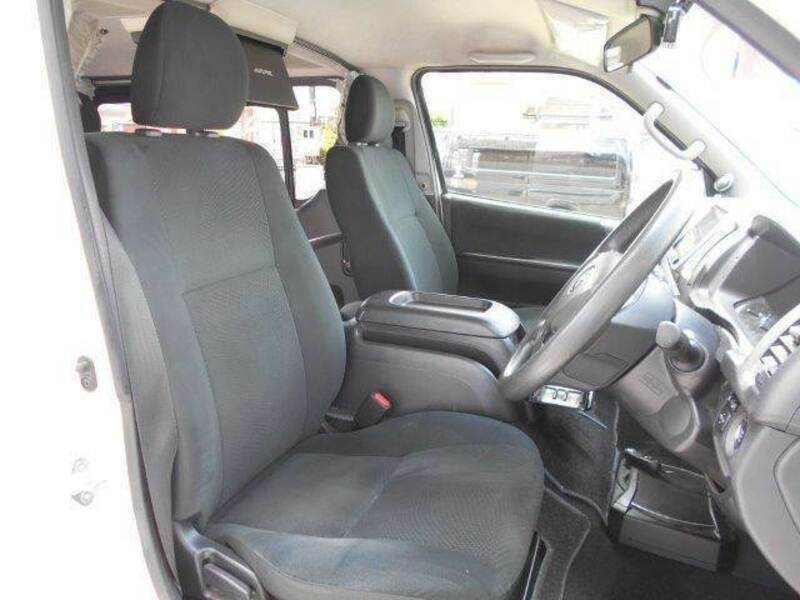 HIACE VAN-9