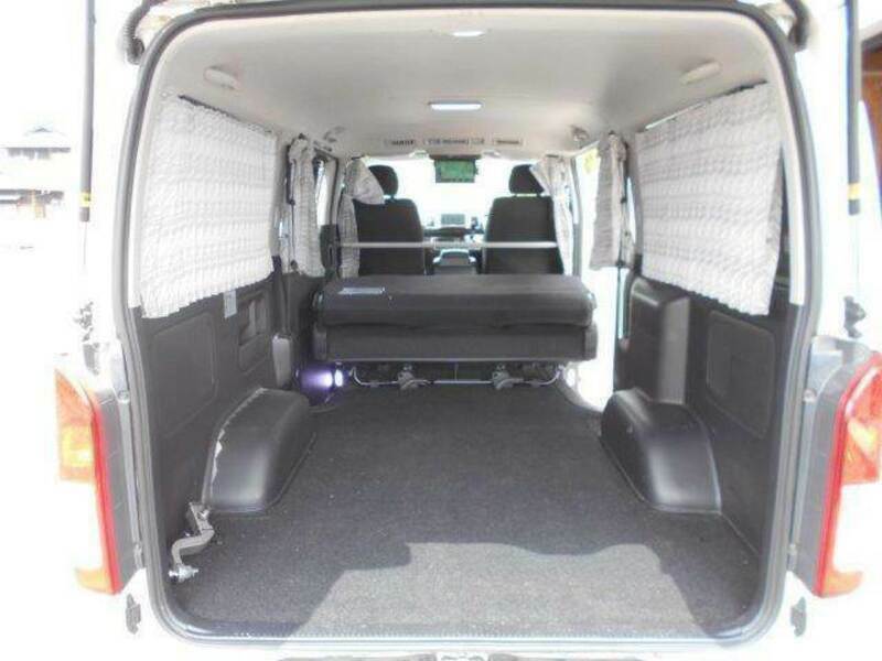 HIACE VAN-11