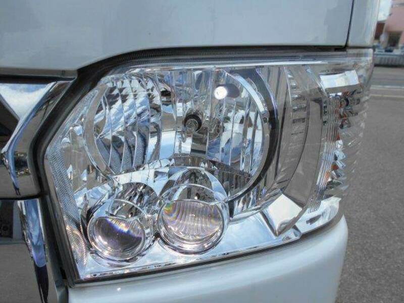 HIACE VAN-13