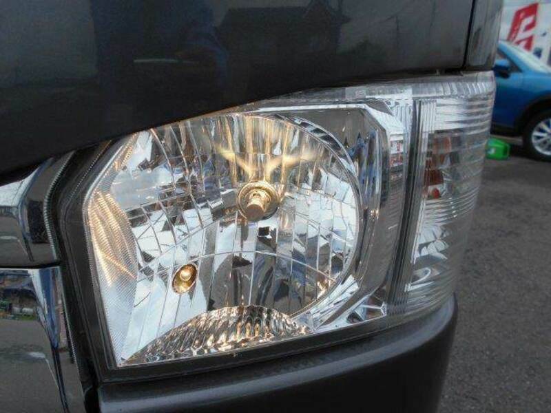 HIACE VAN-13